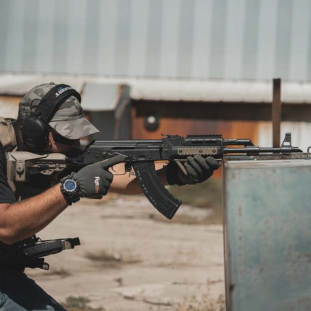 Atrama rankai (trikampė) Picatinny bėgeliui, 401 2