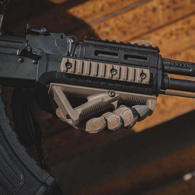 Atrama rankai (trikampė) Picatinny bėgeliui, 401 1