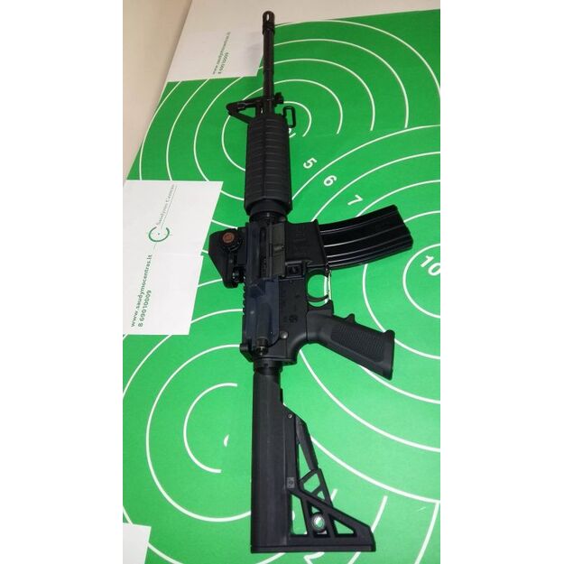 AR-15 M4 prieš AK-47